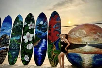 Thuý Hạnh khoe body nóng bỏng khi diện đồ tắm