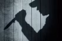 Vét sạch tiền thuê người giết hàng xóm vì gây ồn ào