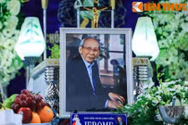 Bằng Kiều, Ánh Tuyết nghẹn ngào viếng nhạc sĩ Nguyễn Ánh 9