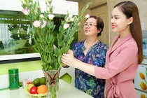 Vừa mở công ty, Giang Hồng Ngọc bạo chi tậu nhà cho mẹ