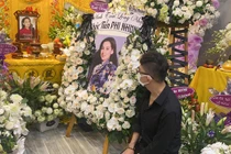 Việt Hương lo thủ tục đưa thi hài Phi Nhung về Mỹ