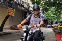 Cát-sê cao ngất, Xuân Hinh đi mua cây vẫn mặc cả thành thần gây bất ngờ