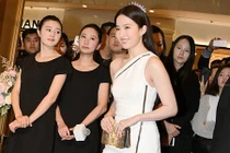 Lưu Diệc Phi xuất hiện tươi rói giữa nghi vấn mang bầu