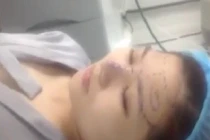 Hương Tràm khóc nức nở khi clip phẫu thuật ngực bị lộ