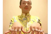 Trấn Thành khoe 8 nhẫn kim cương sau khi lộ thiệp cưới