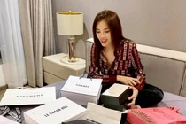 Hoa hậu Kỳ Duyên khoe quà sinh nhật "ngập" hàng hiệu