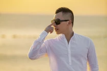 Vũ Khắc Tiệp sang chảnh đi dự tiệc cưới giữa bão scandal