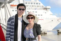 Vũ Hoàng Việt đón sinh nhật tuổi 25 cùng bồ già U60