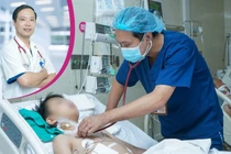 Cứu sống bệnh nhi 12 tuổi bị xe ba gác chèn qua người