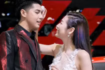 Tú Anh tình cảm lau mồ hôi cho Noo Phước Thịnh