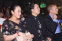 Thanh Bùi báo tin vui vợ sắp sinh đôi quý tử