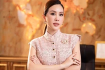 Hoa hậu Thu Hoài xinh đẹp, trẻ trung bất chấp tuổi tác