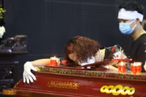 Khoảnh khắc xúc động trong lễ tang Hoa hậu Thu Thủy