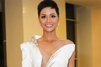 Lộ lý do Hoa hậu H’Hen Niê đi trễ gần 1 tiếng tại sự kiện