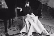 Lý Nhã Kỳ đẹp kiêu kỳ trong bộ ảnh mới