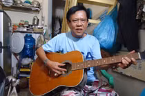 Nhạc sĩ Vinh Sử tạ ơn đời bằng “Hai bàn tay trắng"