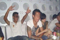 Lộ ảnh Tâm Tít cặp kè “dân chơi“?