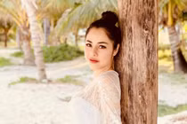 Vẻ gợi cảm, sắc sảo của bạn gái mới diễn viên Huỳnh Anh