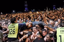 Chen lấn để xem ca sĩ nhạc rock, hàng chục người thương vong