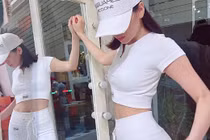 Lệ Quyên khoe thân hình mỏng dính siêu gợi cảm