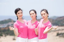 Thí sinh Hoa hậu Việt Nam tạo dáng nhí nhảnh tại Quy Nhơn