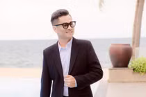 Sao Việt xót xa khi NTK Nhật Dũng nguy kịch bị viện trả về 