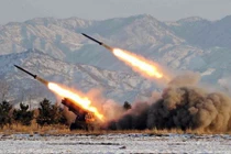 Triều Tiên lại phóng 3 tên lửa đạn đạo