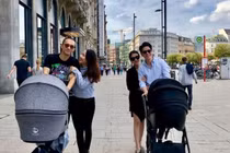 Mai Hồ xuất hiện xinh đẹp bên chồng Việt kiều sau sinh con