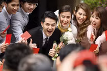 Soi chi tiết thú vị Ông Cao Thắng là của hiếm, Đông Nhi hạnh phúc trăm năm