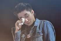 Sơn Tùng M-TP bật khóc trong đêm nhạc mừng sinh nhật