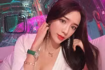 Chân dài bán dâm 6.000 USD bất ngờ tái xuất showbiz xứ Đài