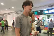 Chi Pu lộ ảnh du lịch Đài Loan cùng bạn trai Hàn Quốc?