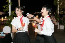 Đón sinh nhật 41 tuổi, Ngô Thanh Vân hóa học sinh "quậy tưng" cùng Xuân Lan