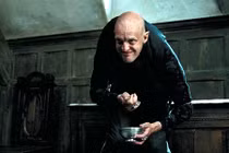 Diễn viên “Harry Potter” bị gãy cổ, nghẽn phổi vì tai nạn