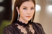 Lý Nhã Kỳ đẹp kiêu sa đi chấm thi Miss Grand International