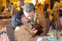 Sau ồn ào gánh nợ 20 tỷ, Mr. Đàm bỏ qua lỗi lầm của mẹ