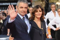 Mr Bean ly hôn để cặp bồ trẻ kém gần 30 tuổi