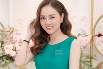 Vợ NSND Công Lý tái xuất quyến rũ, hé lộ sức khoẻ của chồng