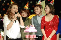 Mỹ Tâm đón sinh nhật sớm cùng fan Hà Nội