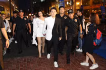 Đông Nhi - Ông Cao Thắng tất bật chạy show sau đám cưới 10 tỷ