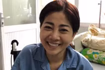 Diễn viên Mai Phương ung thư vẫn cười tươi lạc quan ở bệnh viện
