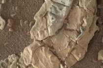 Phát hiện vật thể kỳ lạ hình que trên sao hỏa