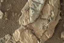 Phát hiện vật thể kỳ lạ hình que trên sao hỏa