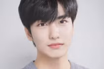 Ca sĩ 24 tuổi qua đời trong thảm kịch tại Itaewon