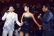 Đan Trường "giành" người yêu với ca sĩ Gia Huy ở Mỹ