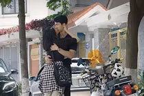 Bình An vào vai trai bao, có nhiều cảnh hôn với Quỳnh Kool