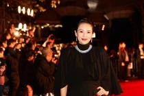 Chương Tử Di khoe nhan sắc rạng rỡ khi mang bầu 7 tháng