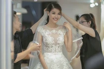 Ngắm váy cưới của Kỳ Hân được Mạch Hồng Quân “bạo chi“