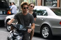 Angelina Jolie - Brad Pitt bí mật thăm Hà Nội, Hạ Long