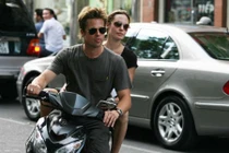 Angelina Jolie - Brad Pitt bí mật thăm Hà Nội, Hạ Long